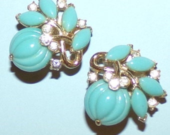 Stunning signed Crown Trifari Melon shaped Lucite earrings-Minty!..1/4bxn