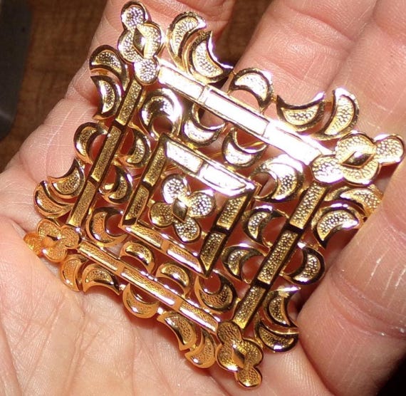 CROWN TRIFARI signed orient pin-Nice!!