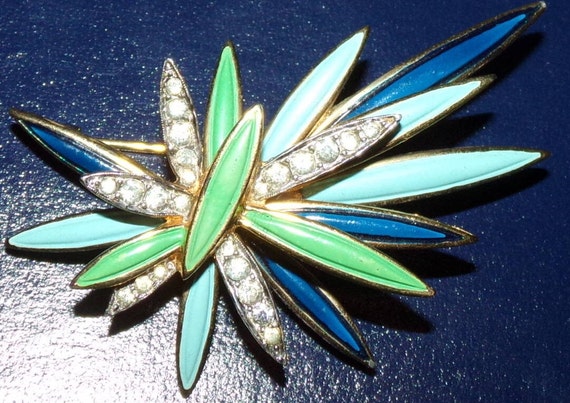 Beautiful signed Jomaz enamel and rhinestone pin-… - image 1