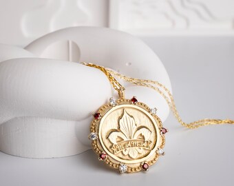 14K Massivgold Einzigartige personalisierte Halskette mit Fleur de Lis und bunten Zirkon-Steinen - individuelle Geschenkidee / Mama Halskette - Mom Geschenk