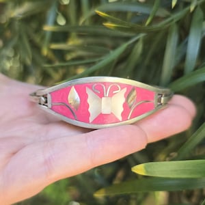 Vintage mexikansk alpacka silver fjärilsmanschettarmband rosa abalone inlägg gångjärnsarmband 6,5"