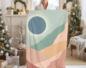 Vintage Style Mountain Inspired Velveteen Plush Blanket, Throw Blanket
