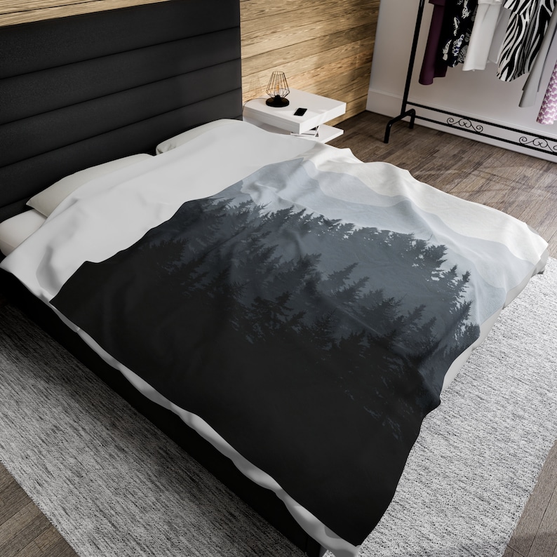 Mountain Forest Velveteen Blanket: Plush Throw for Mountain Lovers image 3