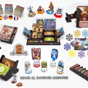 Pode incluir: Uma cole&ccedil;&atilde;o de organizadores de jogos de tabuleiro em pl&aacute;stico preto, porta-cart&otilde;es e suportes para miniaturas de Gloomhaven. Inclui v&aacute;rios tokens hexagonais coloridos, pain&eacute;is de personagens, rastreadores de iniciativa e uma porta de pedra. Texto: EXPLORE ALL GLOOMHAVEN ACCESSORIES.
