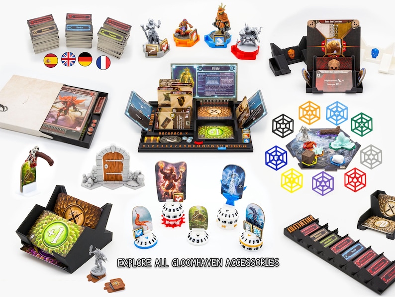 Pode incluir: Uma cole&ccedil;&atilde;o de organizadores de jogos de tabuleiro em pl&aacute;stico preto, porta-cart&otilde;es e suportes para miniaturas de Gloomhaven. Inclui v&aacute;rios tokens hexagonais coloridos, pain&eacute;is de personagens, rastreadores de iniciativa e uma porta de pedra. Texto: EXPLORE ALL GLOOMHAVEN ACCESSORIES.