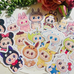 Pegatinas holográficas de monstruos lindos - 3 pulgadas - 17 piezas