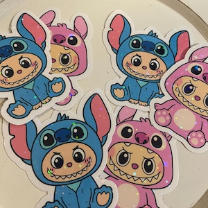 Pegatinas holográficas de monstruo lindo - 3 pulgadas - 2 piezas