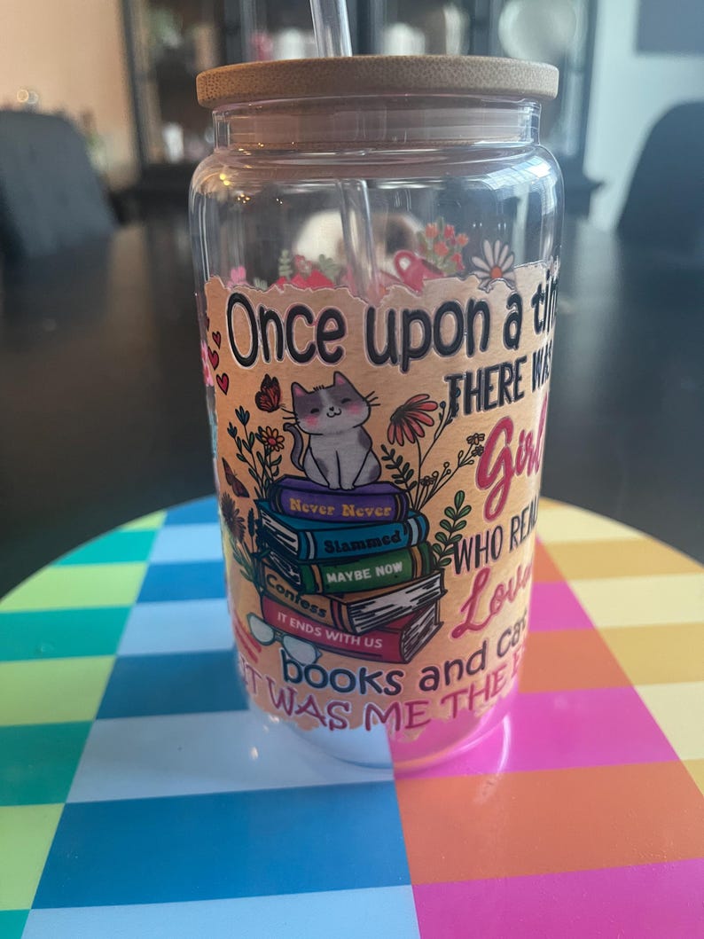 Colleen Hoover, Ana Huang, Kristin Hannah, Sarah J. Maas Op boeken geïnspireerde beker van 16 oz met deksel (met of zonder bladwijzer) CAT  cup only