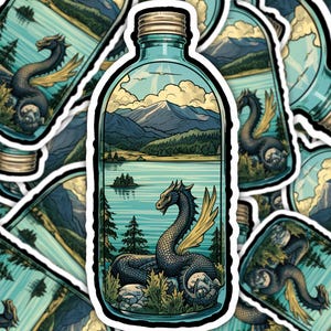 Sticker Zeemonster in een fles | Vinyl sticker nautische mythe | Unieke kunst oceaandieren | Waterdichte laptopsticker | Fantasieflesontwerp