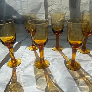 Vintage MCM Hand Blown Stemmed Honey Amber Glass Water/Wine Goblets with Controlled Bubbles / Vintage Glassware Barware