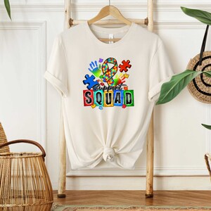 Camisa del escuadrón de apoyo al autismo, camisa de apoyo al autismo, camisa de concientización sobre el autismo, camisa de la tripulación de la familia del autismo, camisa del escuadrón de autismo, camisa de la familia del autismo imagen 4