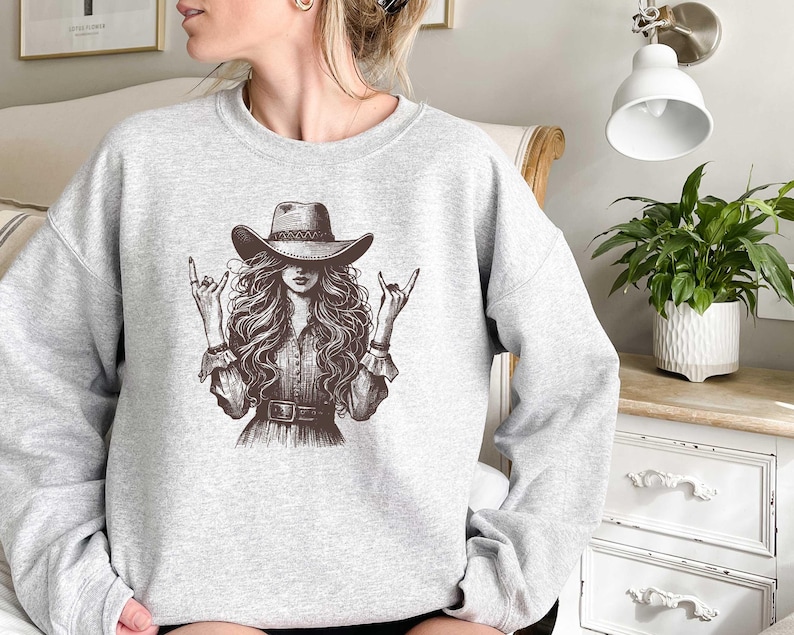 Cowgirl Shirt, Rodeo T-Shirt, Cowgirl Sweatshirt, Country Concert Sweater, Western Graphic Tee For Women, Western Crewneck bild 2