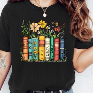Chemise subtile anti-Trump, t-shirt anti-MAGA, t-shirt féministe démocrate, sweat-shirt protestation fleurs et livres, cadeau livre 8647, sweat-shirt fDT, résister image 2