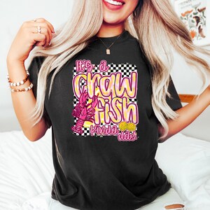 Camiseta "Es un día de cangrejos de río", camiseta "Hervir cangrejos de río", sudadera "Crawfish Coquette", cuello redondo "Crawfish Coquette", camiseta "Louisiana Coquette" imagen 3