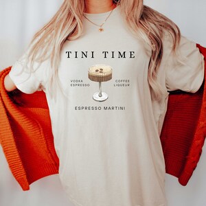 Espresso Martini Sweatshirt, Tini Time, Espresso Shirt, Espresso Martinis, Espresso Martini Top, Martini Lover Gift, Martinis Sweatshirt bild 6
