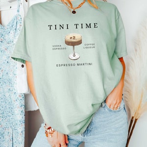 Espresso Martini Sweatshirt, Tini Time, Espresso Shirt, Espresso Martinis, Espresso Martini Top, Martini Lover Gift, Martinis Sweatshirt bild 3