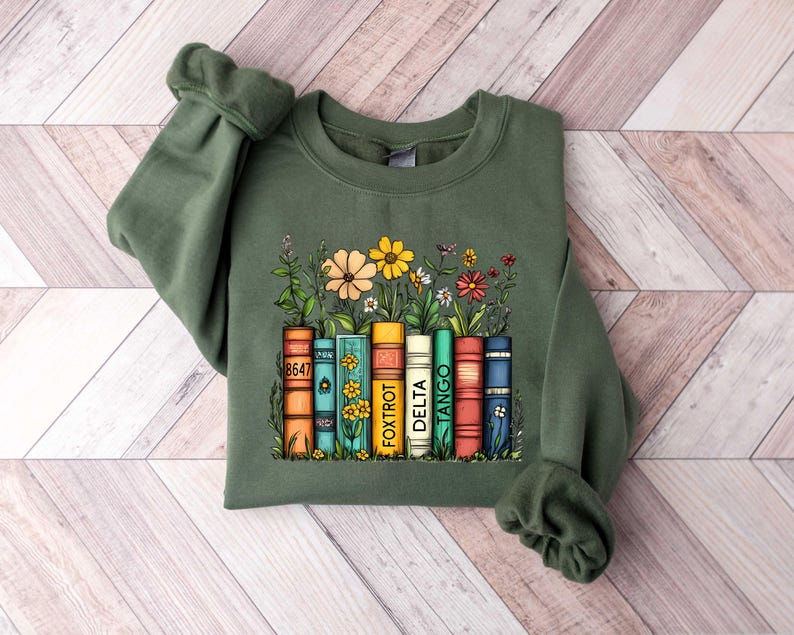 Chemise subtile anti-Trump, t-shirt anti-MAGA, t-shirt féministe démocrate, sweat-shirt protestation fleurs et livres, cadeau livre 8647, sweat-shirt fDT, résister image 4