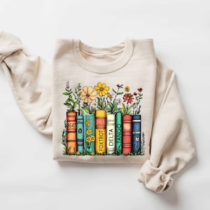 Chemise subtile anti-Trump, t-shirt anti-MAGA, t-shirt féministe démocrate, sweat-shirt protestation fleurs et livres, cadeau livre 8647, sweat-shirt fDT, résister image 5