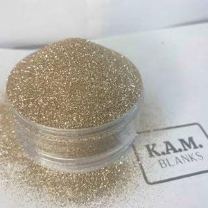2 Unzen Polyester Glitter Shaker Flasche Bubbly Fine | Lösungsmittelbeständig und Epoxy-sicher | Kam Besties