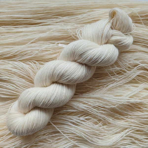 100g sock yarn for dyeing undyed
