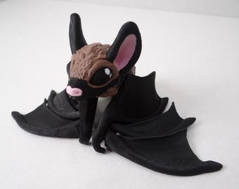 Drukowany w 3D ruchomy magnetyczny nietoperz: dekoracja na Halloween
