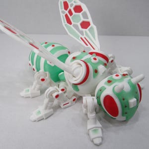 3D Printed Articulating Cyber Bee – Poseable Futuristic Insect Desk Decor