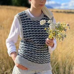 Knitted Vest Pattern: Women's Sleeveless Sweater, Zigzag Jacquard (PDF Download)