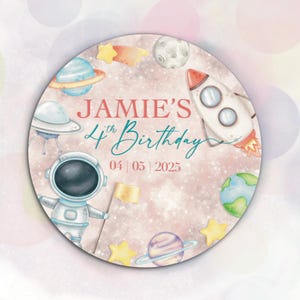 Sticker anniversaire espace personnalisé | Thème astronaute, planète et fusée | Idéal pour les cadeaux d'enfants, les invitations et les décorations | Étiquette de sac cadeau