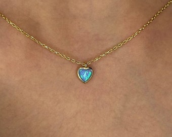 Collier coeur d'opale sur argent plaqué or 18 carats, HG028