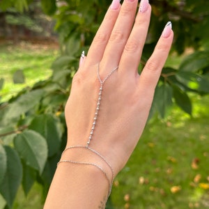 Dainty Bracelet, Gold Hand Chain, Unconditional Love HG302 Plata