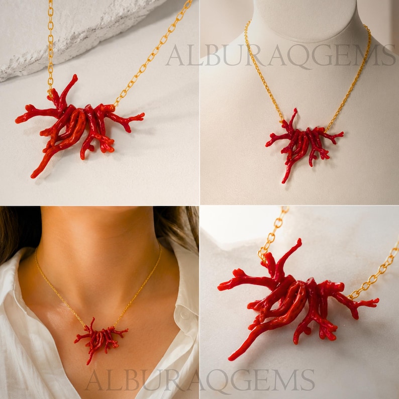 Puede incluir: Un collar con un colgante de coral rojo brillante en forma de ramas, suspendido de una delicada cadena dorada. El colgante consta de m&uacute;ltiples segmentos de coral interconectados que crean una forma org&aacute;nica y texturizada.