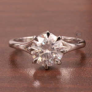 2.50CT Round Cut Moissanite 8 Prong  Solitaire Engagement Ring Solitaire Moissanite Ring / Gold Promise Ring Anniversary Ring For Women