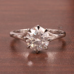 Lab Grown Diamond Engagement Ring, 2.50 CT Round Cut f/VS1 IGI Certified Diamond Ring, Lab Created Diamond Wedding Ring Round Solitaire Ring