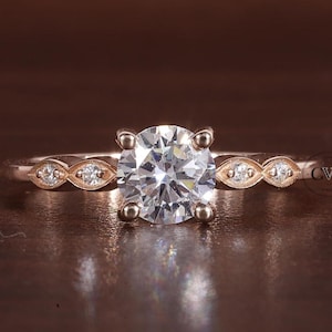 Minimalist 5mm Round Cut Moissanite Engagement Ring, Dainty Moissanite Engagement Ring, Promise Ring,Daily Ring,Dainty Round Moissanite Band