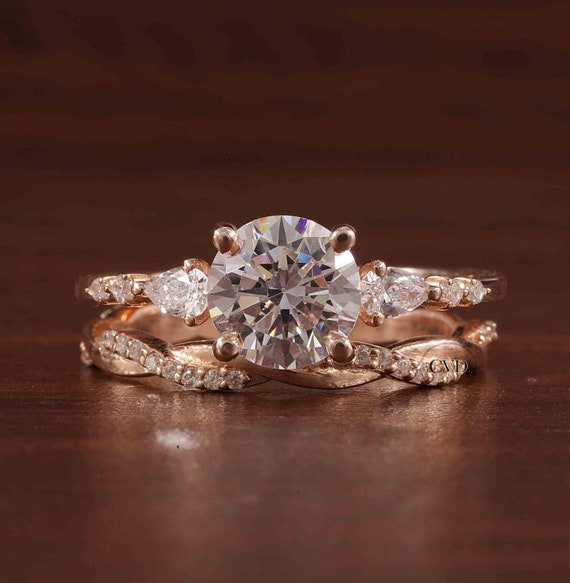 Round cut Moissanite ring,Vintage Moissanite Engagement Ring Set, Round Cut Ring Set ,Rose Gold Bridal ring,Twisted Wedding band,Unique ring