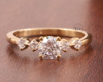 Minimalistischer runder 5mm Moissanite Ring / Moissanite Verlobungsring / Versprechen Ring / täglicher Ring / Prong Set Ring / Rose Gold Ring