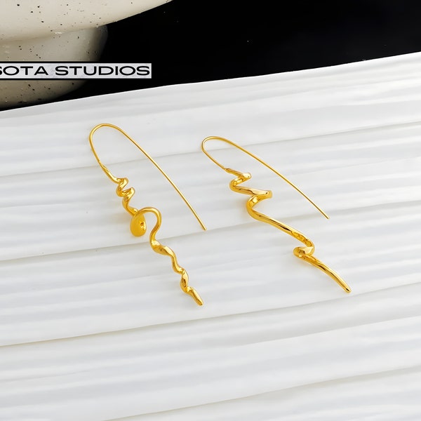 3D Abstract Irregular Gold and Platinum Plated Spiral Earrings - Unique Drop Earrings - Y2k Aesthetic - Elegant, Irregular