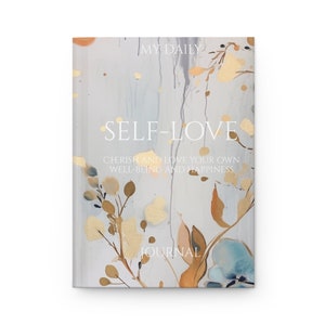 Carnet cartonné personnalisé imprimé floral beige pour les amateurs de lecture avec une finition mate élégante, reliure papier cartonné avec 150 pages lignées