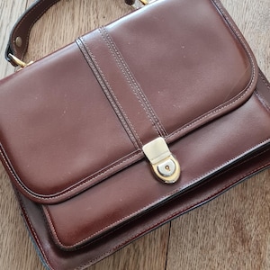 Bolso de mano vintage estilo cartera con asa superior de cuero marrón de alta calidad