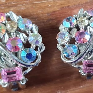 Vintage silvertone signed Lisner Pastel Rhinestone clip on earrings