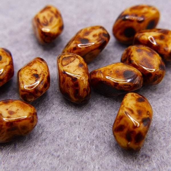 Czech Beads, Twisted Oval, Glass Beads, 11 beads, Brown Picasso, 12 x 7 mm #591