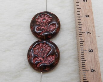 Czech Glass Beads, 2 Perlen, rund, flach, Blumenmotiv 18 mm, dunkelbraun transparent/rosa #165