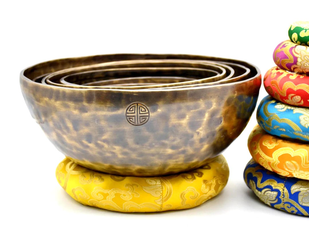 Full Moon Singing Bowl Set of 7 - Tibetan Mantra Carved Blessed Bowls ...