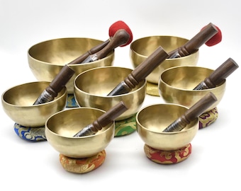 Set di 7 ciotole tibetane da 4 a 8 pollici - Meditazione yoga con guarigione sonora fatta a mano, accordate professionalmente sui sette chakra - Ciotole sonore