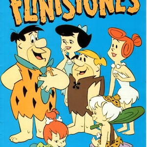 Może przedstawiać: Okładka starej książki z postaciami z kreskówki Flintstones. Okładka jest niebieska z żółtym tytułem "The Flintstones". Postacie to Fred Flintstone, Wilma Flintstone, Barney Rubble, Betty Rubble, Pebbles Flintstone i Bamm-Bamm Rubble. Książka zawiera 9 wzorów na robótki na drutach.
