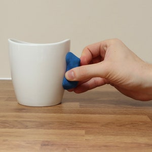 Tasse d'escalade avec anse personnalisée par grimpeurs, cadeau pour lui, cadeau souvenir d'explorateur de la montagne disponible en bleu blanc noir Bleu