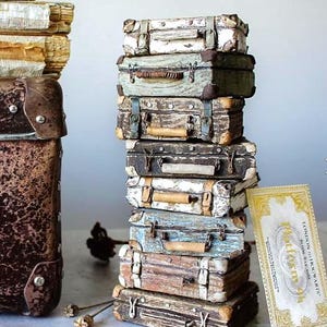 Valigia vintage in miniatura – Decorazione rustica fatta a mano per scrivania, scaffale o accessorio fotografico – Modello di bagaglio da collezione unico – Ufficio o regalo
