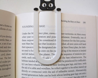 Book Bookmark with Peeping Cat - Unique Gift for Book Lovers and Cat Lovers - Bookmark - Made from Recycled Plastic