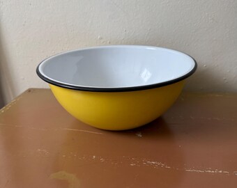 Pyrex Lemon Slices Pattern Pitcher, 2 Quart With Yellow Lid Pyrex Lemon Slices Pattern Pitcher, 2 Quart With Yellow Lid