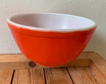 Bol à mélanger en pyrex rouge, 1 pte, vintage